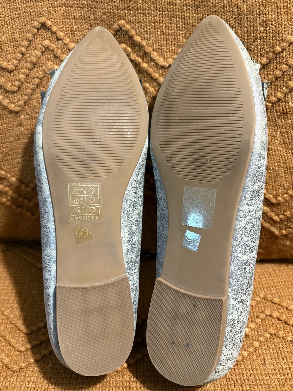 Journee Collection Silver Metallic Ruffle Pointed Flats - Picture 3 of 5